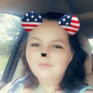 Meet your Posher, Leslie